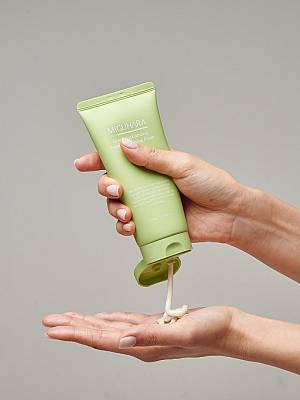 Miguhara Green Tea Calming Essence Cleansing Foam Origin – Αφρός καθαρισμού με πράσινο τσάι - 120 ml