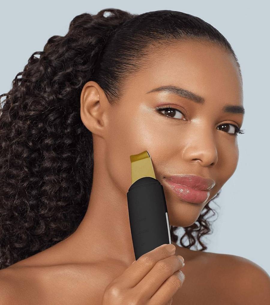 Geske Geske Microcurrent Skin Scrubber Blackhead Remover 9 in 1 Gray