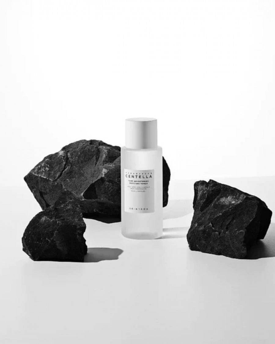 SKIN1004 Madagascar Centella Tone Brightening Boosting Toner - 210ml
